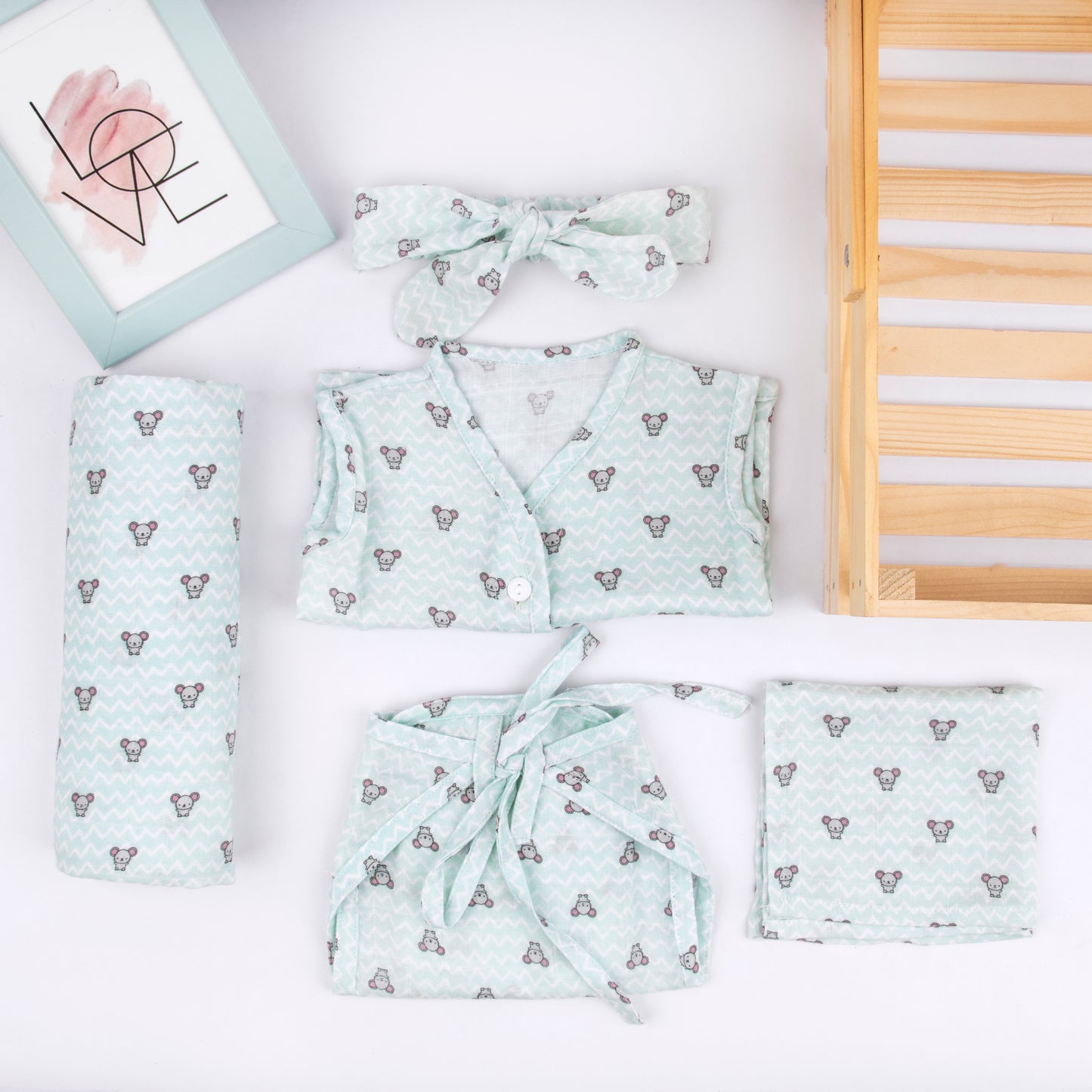 Mouse Bamboo Muslin Baby Girl/Boy Gift Set